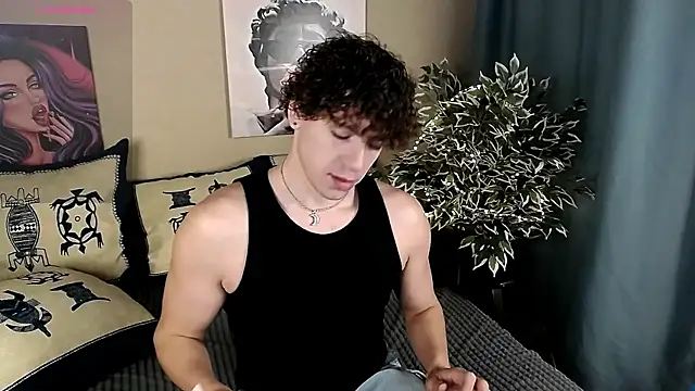 Snapshot of TylerGibson chatting on 05-17-26, 05:05 TylerGibson online show from 05-17-26, 05:05
