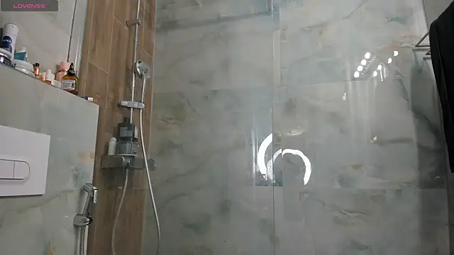 KikkoLee online show from 04-25-26, 07:44