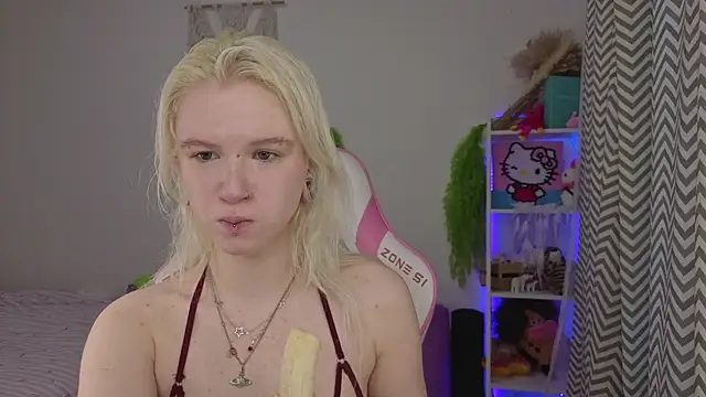 Mia WaterFall online show from 04-23-26, 03:19