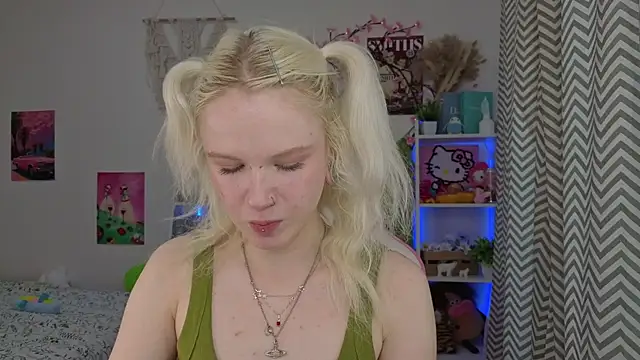 Snapshot of Mia_WaterFall chatting on 05-09-26, 03:23 Mia WaterFall online show from 05-09-26, 03:23