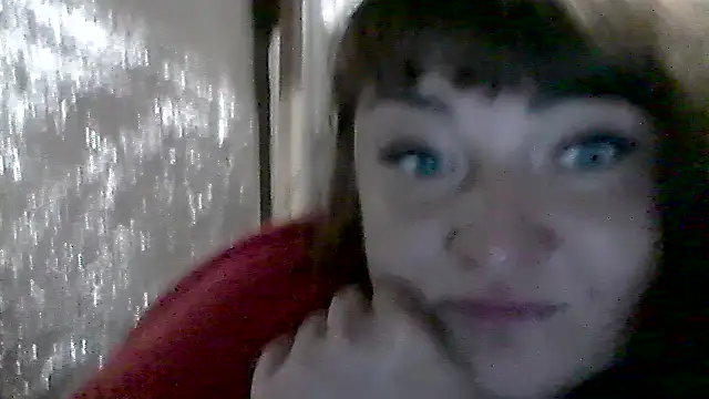 Snapshot of AllinaKis chatting on 05-16-26, 07:12 AllinaKis online show from 05-16-26, 07:12