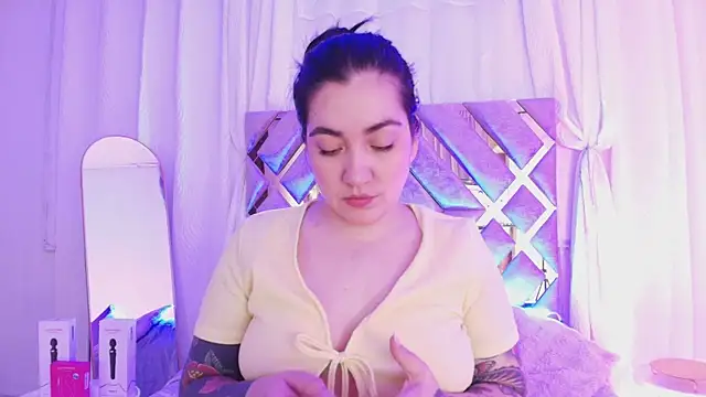 KathiaJenner online show from 06-09-26, 11:00