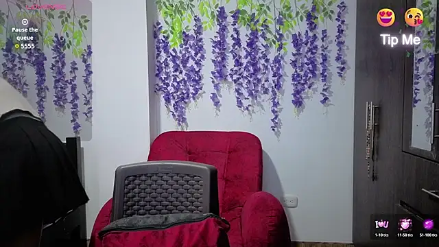 Snapshot of xxxMilexxx chatting on 05-29-26, 10:57 xxxMilexxx online show from 05-29-26, 10:57