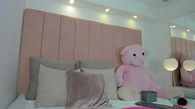 sweett eyes  online show from 03-13-26, 04:46