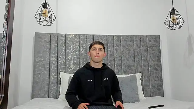 Calvin Hunter online show from 02-11-26, 03:55