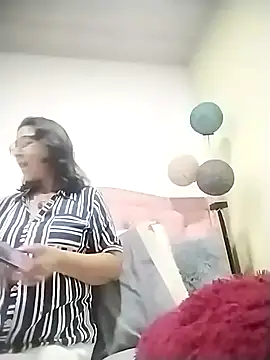 RosseLaure online show from 02-03-26, 01:37