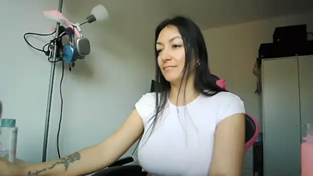 Yulian Milf online show from 03-13-26, 10:55