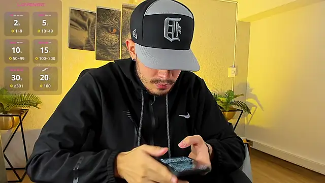 Snapshot of Nils_saintt chatting on 02-06-26, 03:44 Nils saintt online show from 02-06-26, 03:44