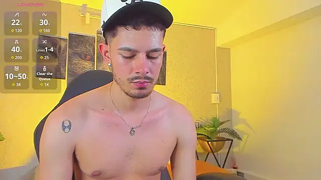 Snapshot of Nils_saintt chatting on 03-05-26, 04:08 Nils saintt online show from 03-05-26, 04:08