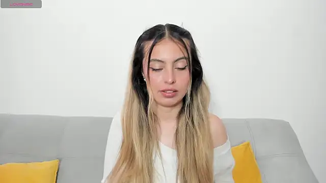 Fernanda aaaa online show from 05-15-26, 02:24