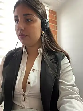 A-uroora online show from 02-08-26, 11:35