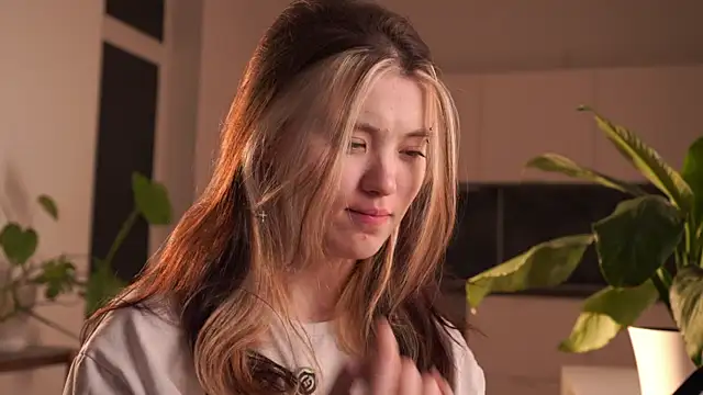 EleniRoeber online show from 03-10-26, 04:23