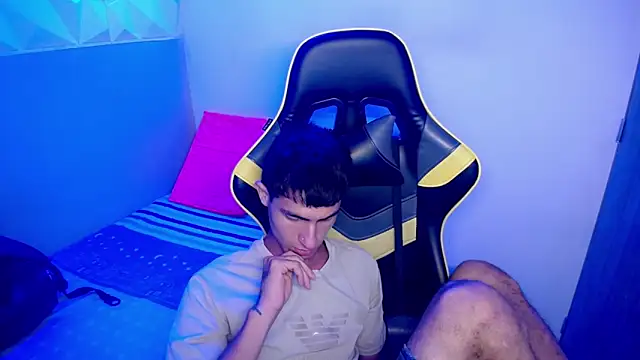 Snapshot of Akyra_latinn chatting on 02-21-26, 04:30 Akyra latinn online show from 02-21-26, 04:30