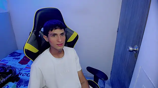 Snapshot of Akyra_latinn chatting on 02-26-26, 09:47 Akyra latinn online show from 02-26-26, 09:47