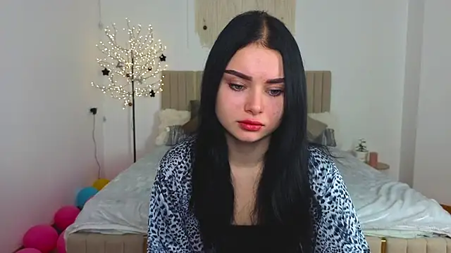 Snapshot of Silena_sky chatting on 01-18-26, 01:59 Silena sky online show from 01-18-26, 01:59