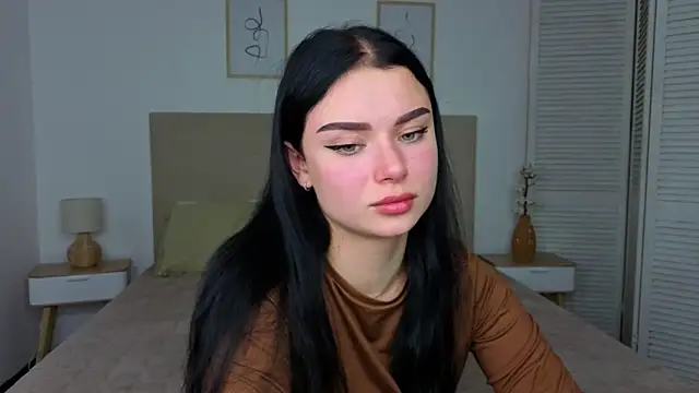 Snapshot of Silena_sky chatting on 02-05-26, 02:11 Silena sky online show from 02-05-26, 02:11