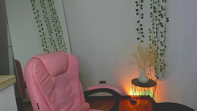 Snapshot of Silena_sky chatting on 02-17-26, 07:38 Silena sky online show from 02-17-26, 07:38