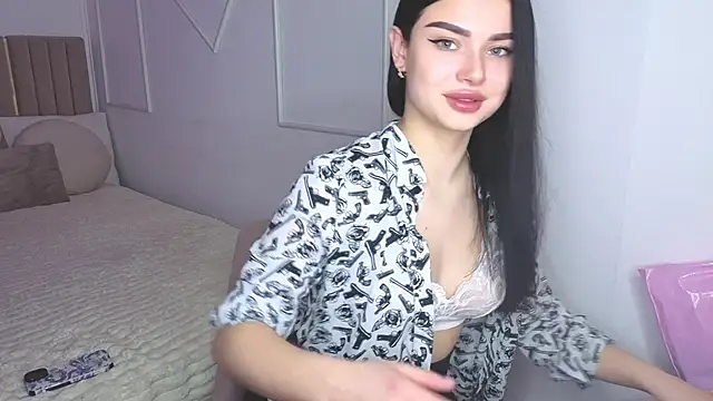 Snapshot of Silena_sky chatting on 02-26-26, 02:38 Silena sky online show from 02-26-26, 02:38