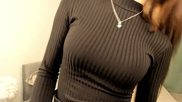 Snapshot of TreasaCrebs chatting on 03-04-26, 08:15 TreasaCrebs online show from 03-04-26, 08:15