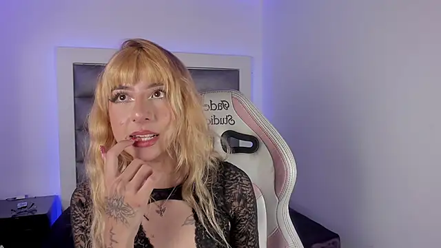 Snapshot of adhalee_js chatting on 01-17-26, 09:18 adhalee js online show from 01-17-26, 09:18