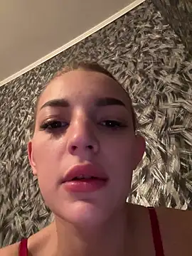 Snapshot of SashaPri chatting on 03-09-26, 08:35 SashaPri online show from 03-09-26, 08:35