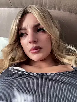 Snapshot of SashaPri chatting on 03-15-26, 02:56 SashaPri online show from 03-15-26, 02:56