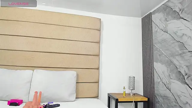 ely brown  online show from 04-11-26, 07:45