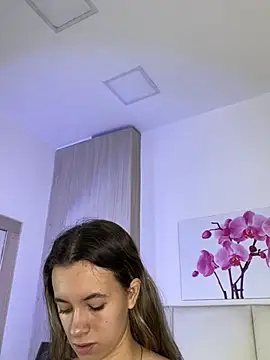 JuliaColemann online show from 06-05-26, 12:00