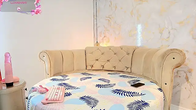 Snapshot of tifanibrown chatting on 02-09-26, 01:15 tifanibrown online show from 02-09-26, 01:15