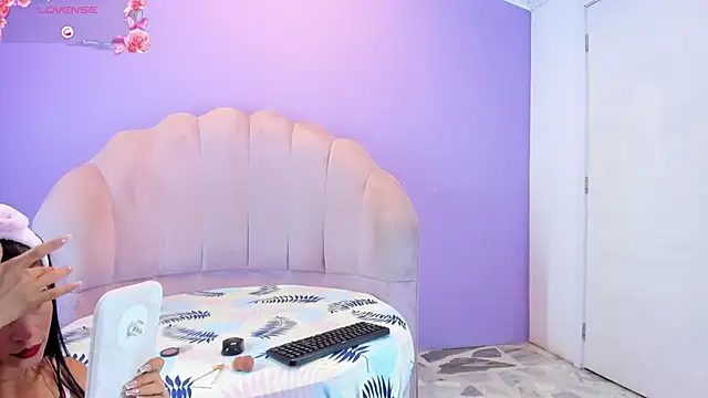 Snapshot of tifanibrown chatting on 03-09-26, 01:26 tifanibrown online show from 03-09-26, 01:26