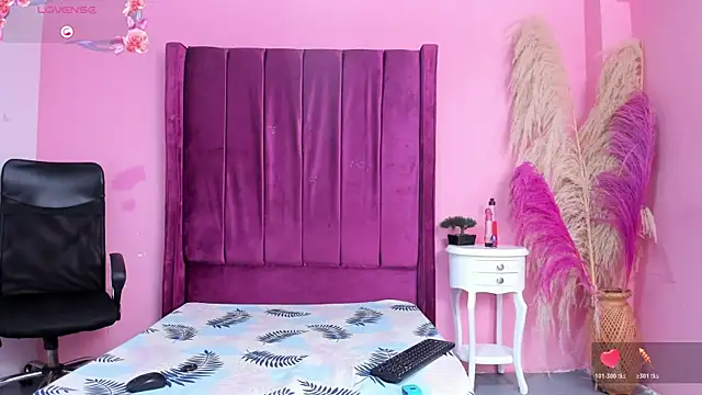 Snapshot of tifanibrown chatting on 03-13-26, 02:23 tifanibrown online show from 03-13-26, 02:23