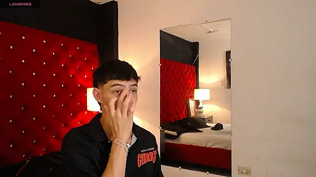 Logan Woods online show from 01-18-26, 09:07