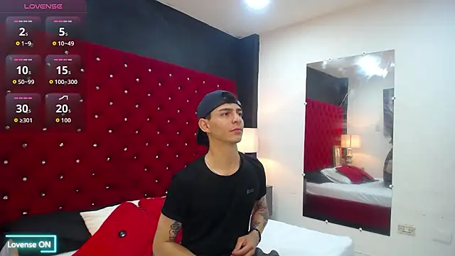 Logan Woods online show from 02-03-26, 09:42