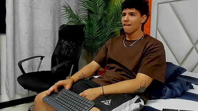 Tobias Vega online show from 04-27-26, 11:36