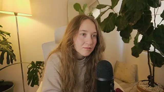 Snapshot of Scarlett_NoirMuse chatting on 02-15-26, 12:25 Scarlett NoirMuse online show from 02-15-26, 12:25