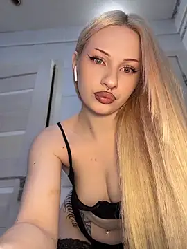 DayaFoxy online show from 04-19-26, 01:10