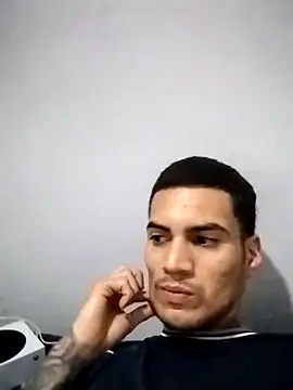 Snapshot of Caliente777666 chatting on 03-05-26, 03:52 Caliente777666 online show from 03-05-26, 03:52