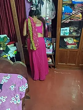Snapshot of Little-Roshni chatting on 04-10-26, 06:01 Little-Roshni online show from 04-10-26, 06:01