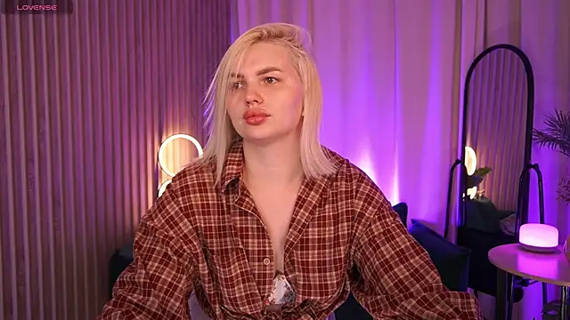 AmeliaWeells online show from 05-26-26, 04:08