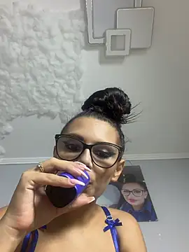 HiddendesireXO01 online show from 07-23-26, 07:23