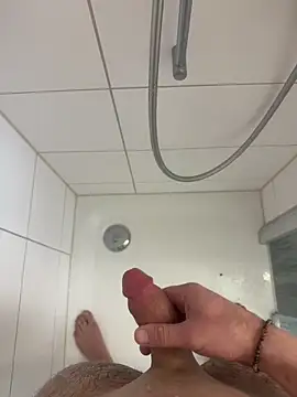 Snapshot of tony3729 chatting on 02-08-26, 01:25 tony3729 online show from 02-08-26, 01:25