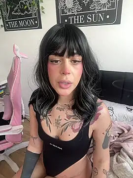 Snapshot of ariane_kimiko chatting on 05-26-26, 04:47 ariane kimiko online show from 05-26-26, 04:47