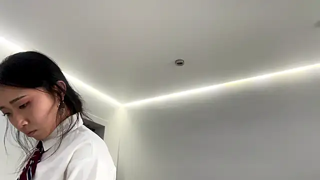 SweetMiaXO online show from 03-28-26, 06:13