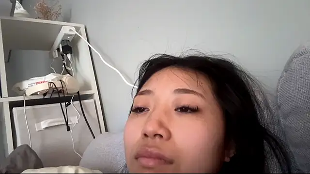 SweetMiaXO online show from 04-27-26, 10:08