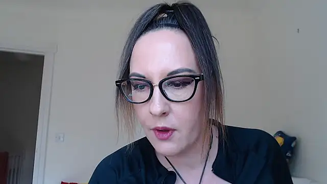 Snapshot of PsychicDominatrix chatting on 03-27-26, 02:06 PsychicDominatrix online show from 03-27-26, 02:06