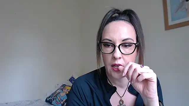 Snapshot of PsychicDominatrix chatting on 04-09-26, 11:04 PsychicDominatrix online show from 04-09-26, 11:04