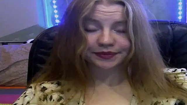 Space Girls 699 online show from 02-12-26, 10:10