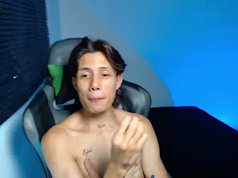 Snapshot of Didi_hard chatting on 02-12-26, 12:11 Didi hard online show from 02-12-26, 12:11