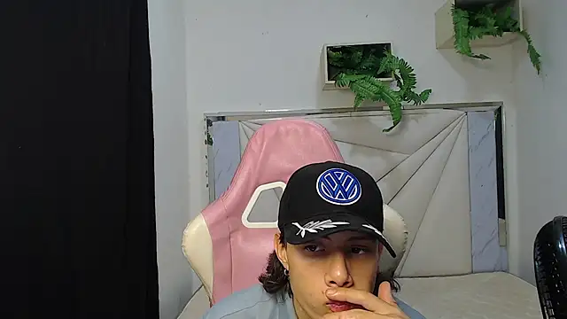 Snapshot of Didi_hard chatting on 03-10-26, 04:28 Didi hard online show from 03-10-26, 04:28