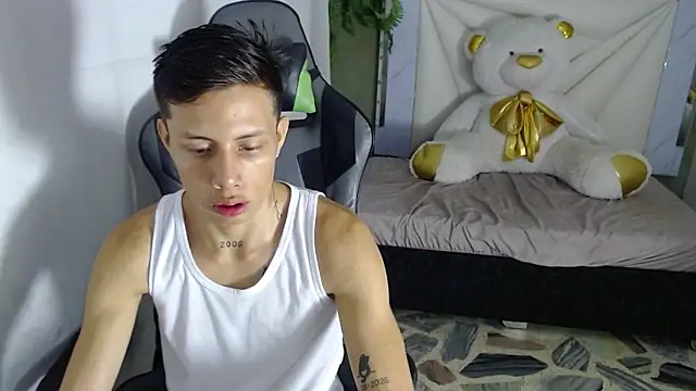 Snapshot of Didi_hard chatting on 04-14-26, 04:18 Didi hard online show from 04-14-26, 04:18